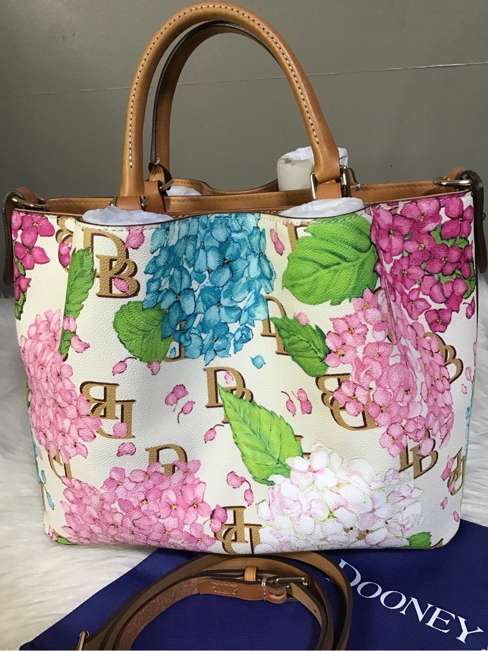 Dooney hydrangea monogram floral satchel Brenna - Picture 2 of 15